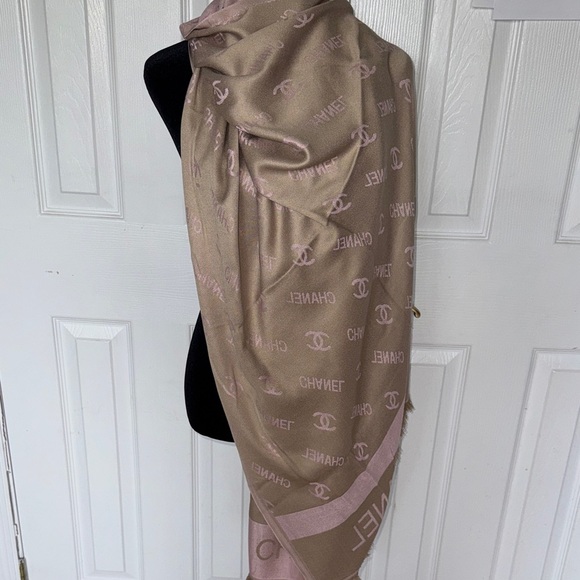 Pink and Gold Scarf - Picture 16 of 17
